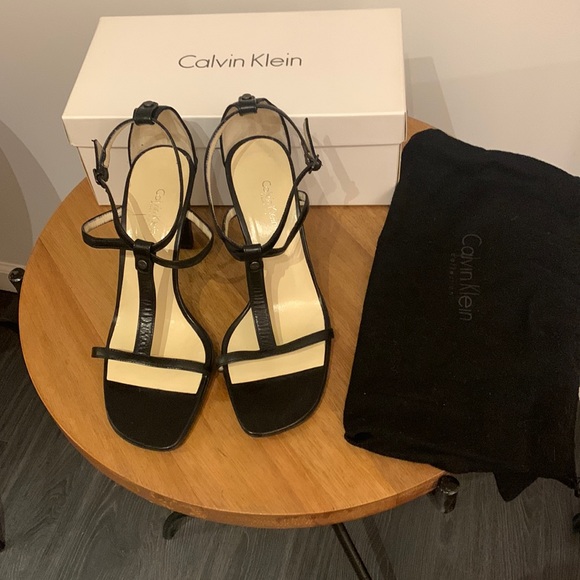 Calvin Klein Collection all leather  t-strap / ankle strap black sandal - Picture 4 of 12